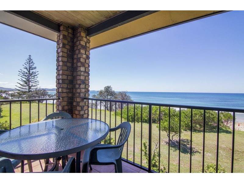 43 OCEAN ROAD, Brooms Head NSW 2463