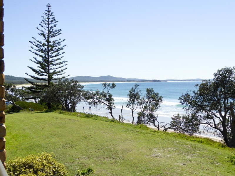43 OCEAN ROAD, Brooms Head NSW 2463