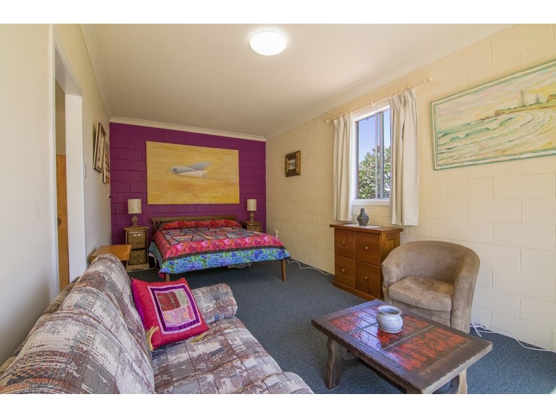 43 OCEAN ROAD, Brooms Head NSW 2463