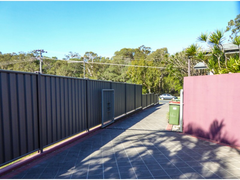 2/15B Shores Drive, Yamba NSW 2464