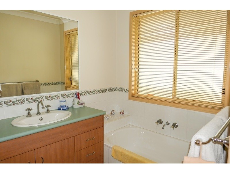 8 Blue Wren Close, Gulmarrad NSW 2463