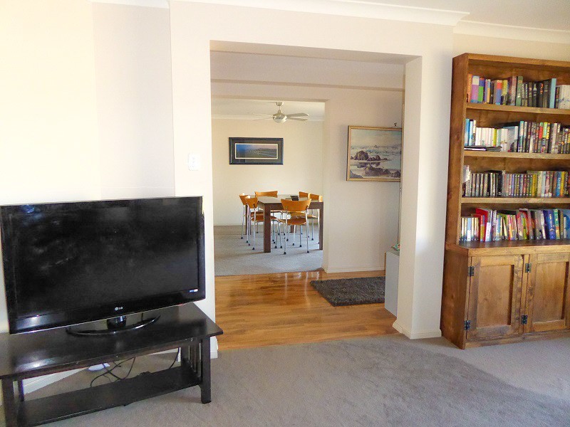 2 Cockatiel Crescent, Gulmarrad NSW 2463