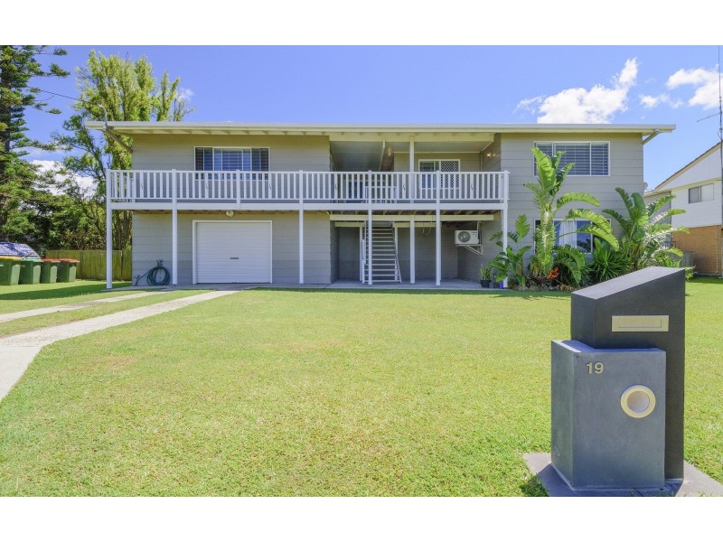 19 Yamba Street, Palmers Island NSW 2463