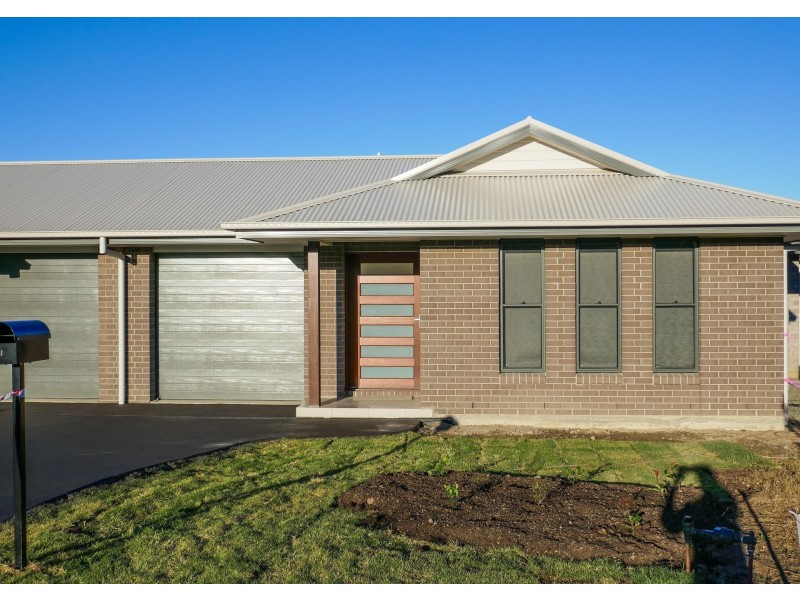 2 / 4 Aberdeen Place, Townsend NSW 2463