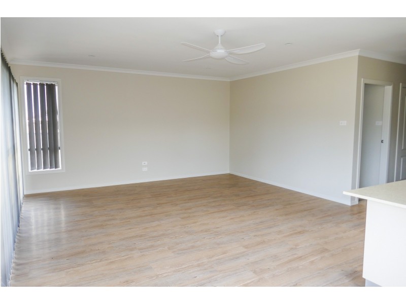 2 / 4 Aberdeen Place, Townsend NSW 2463