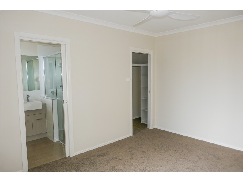2 / 4 Aberdeen Place, Townsend NSW 2463