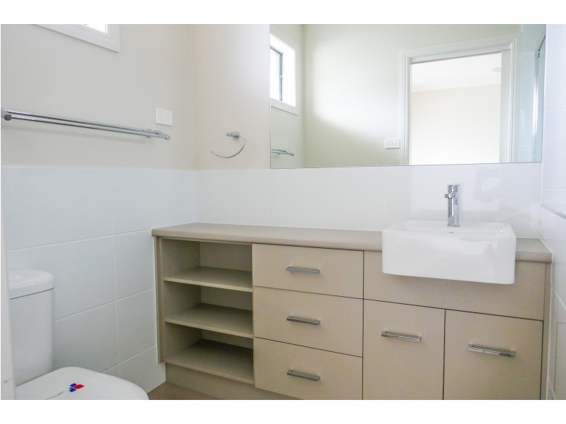 2 / 4 Aberdeen Place, Townsend NSW 2463