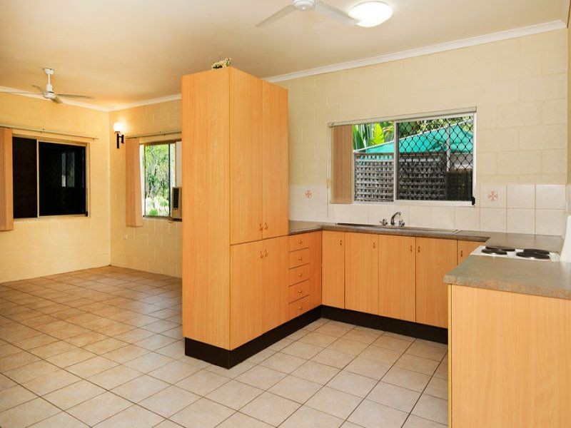 1/106 Wistaria Street, Holloways Beach QLD 4878