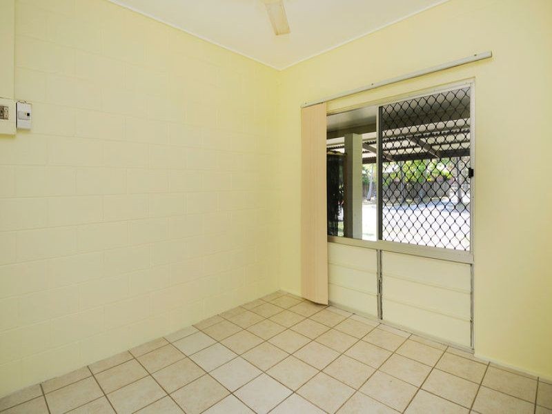 1/106 Wistaria Street, Holloways Beach QLD 4878