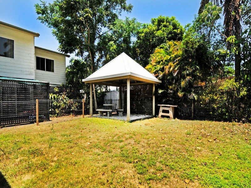 1/106 Wistaria Street, Holloways Beach QLD 4878