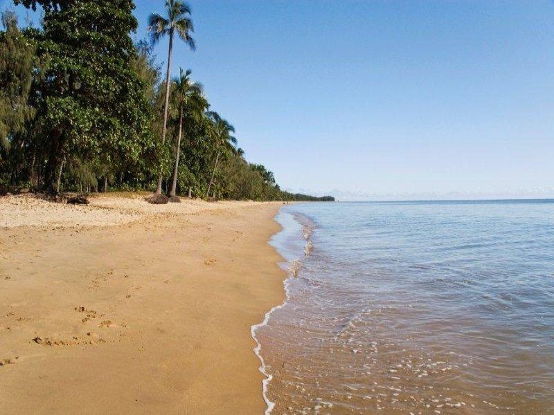 1/106 Wistaria Street, Holloways Beach QLD 4878