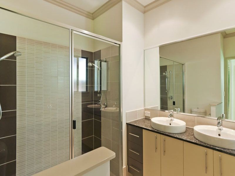 8 Lum Jim Street, Redlynch QLD 4870