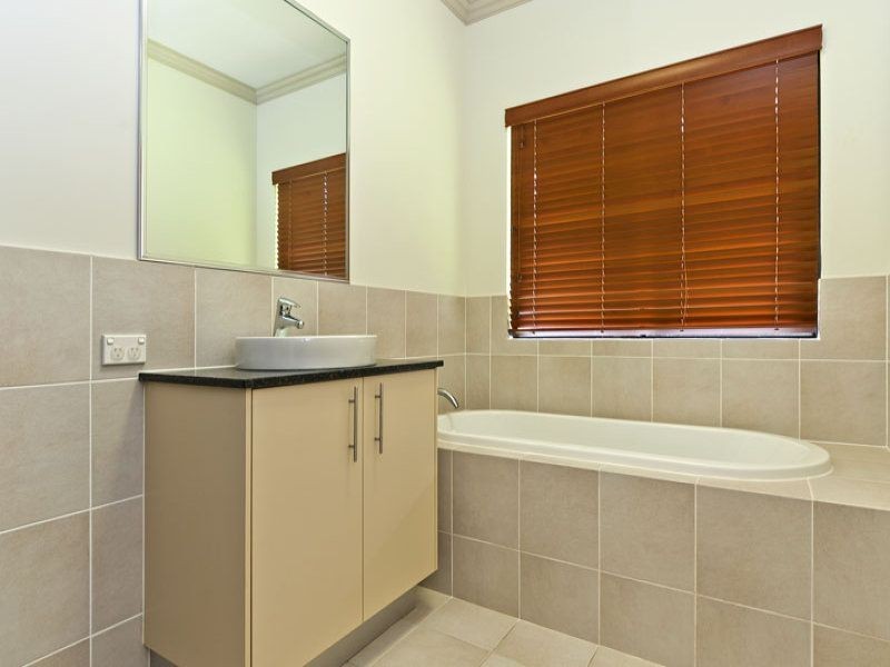 8 Lum Jim Street, Redlynch QLD 4870