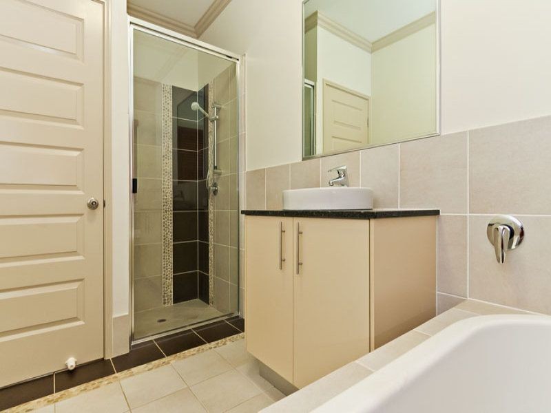 8 Lum Jim Street, Redlynch QLD 4870