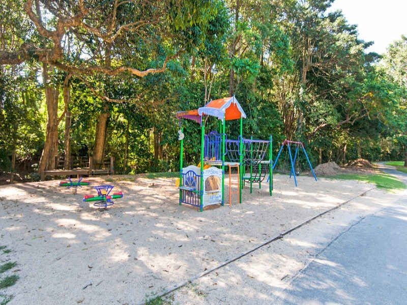 8 Lum Jim Street, Redlynch QLD 4870