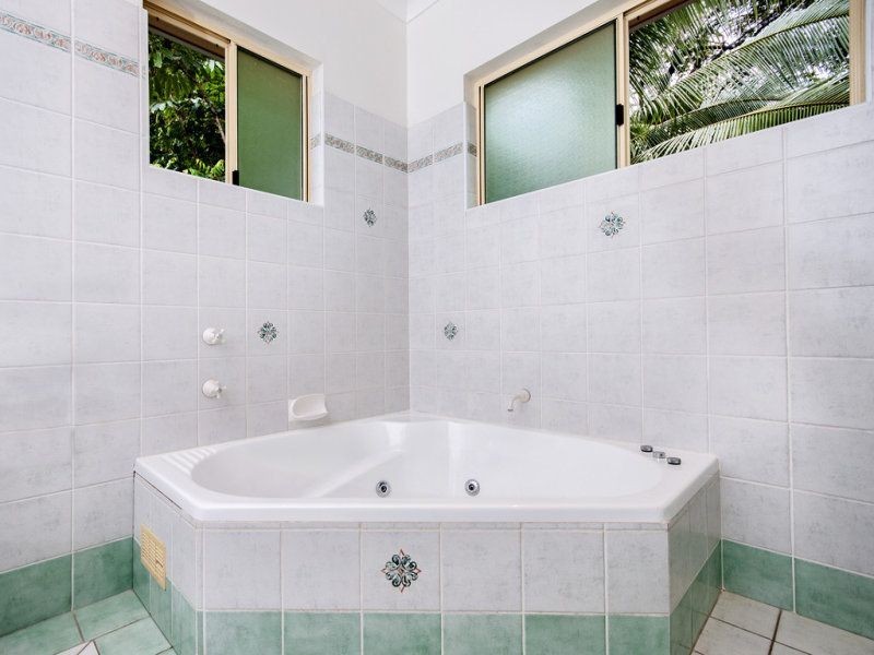 3 Birdwing Place, Caravonica QLD 4878