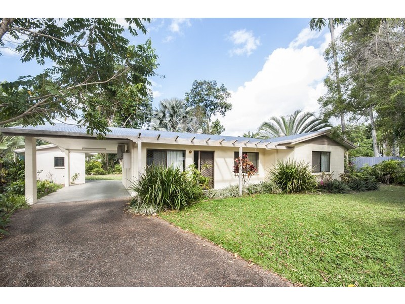 8 Impey Street, Caravonica QLD 4878