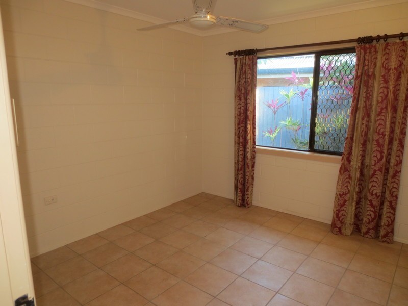 8 Impey Street, Caravonica QLD 4878