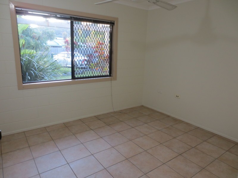 8 Impey Street, Caravonica QLD 4878