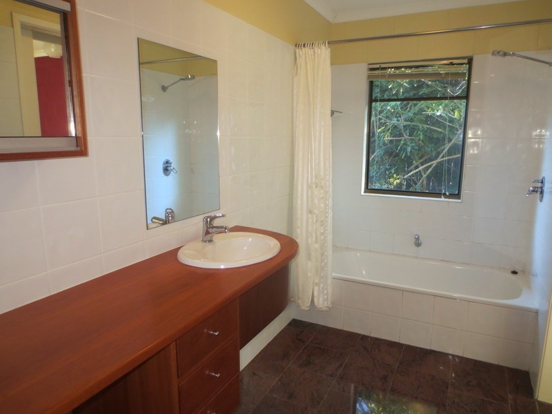 8 Impey Street, Caravonica QLD 4878