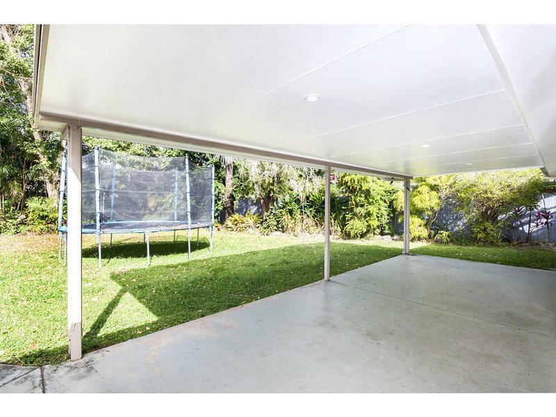 8 Impey Street, Caravonica QLD 4878