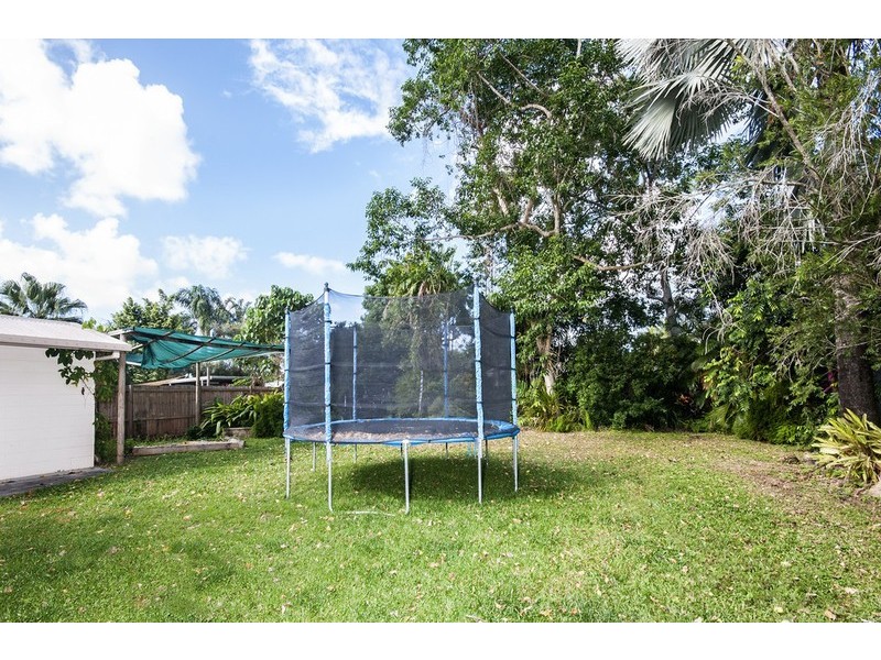 8 Impey Street, Caravonica QLD 4878