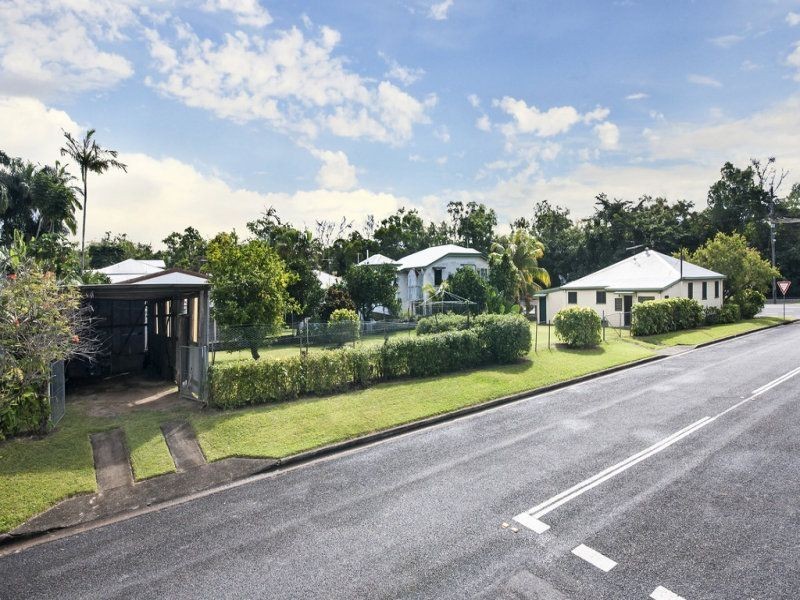 49 Kamerunga Road, Stratford QLD 4870