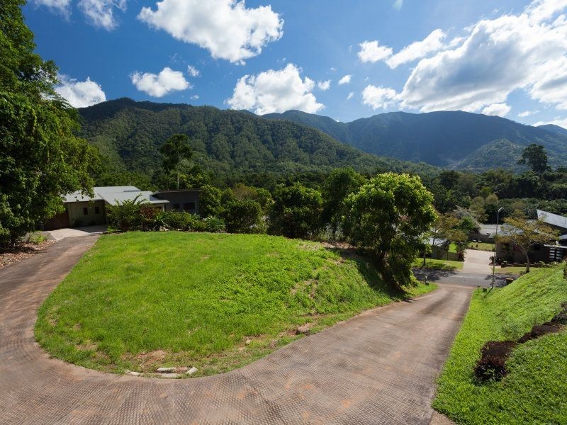 12 Lum Jim Street, Redlynch QLD 4870