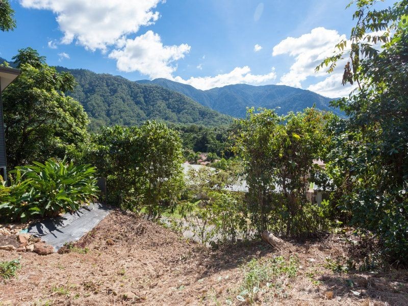12 Lum Jim Street, Redlynch QLD 4870