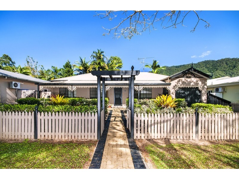 14 Jak Gee Street, Redlynch QLD 4870