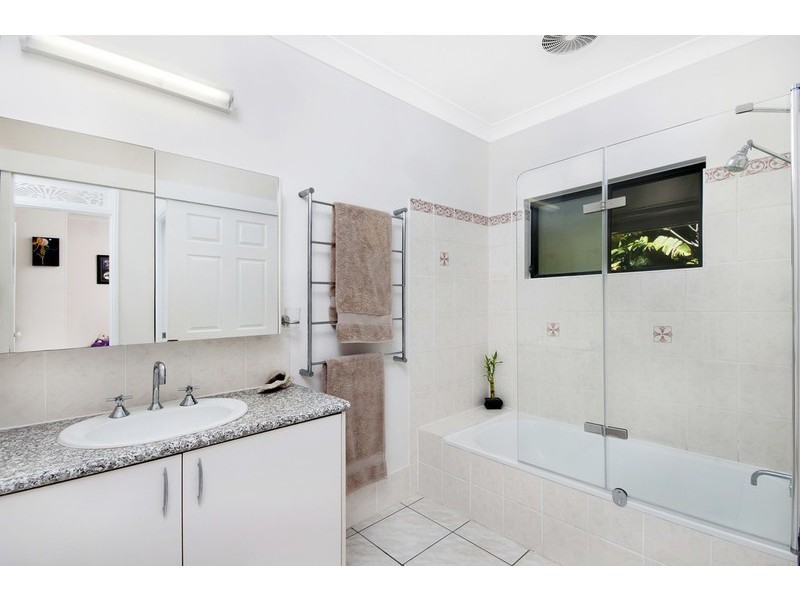 14 Jak Gee Street, Redlynch QLD 4870