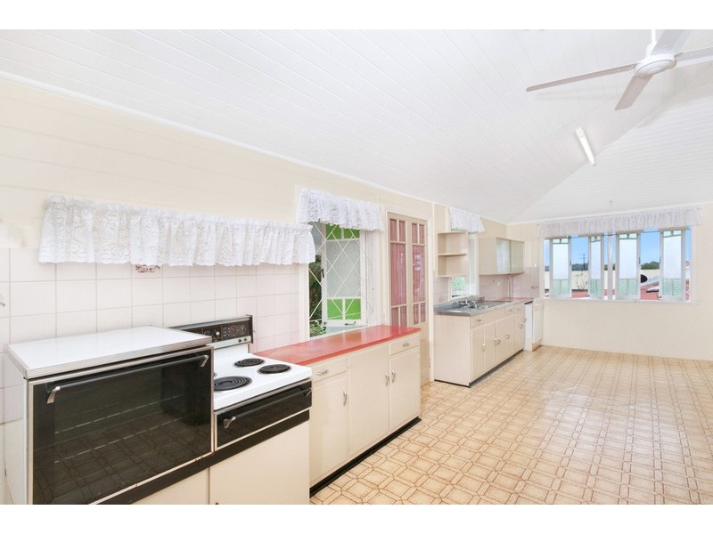 12 Margaret Street, Redlynch QLD 4870