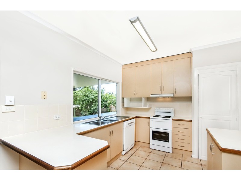 9 Elkhorn Close, Redlynch QLD 4870
