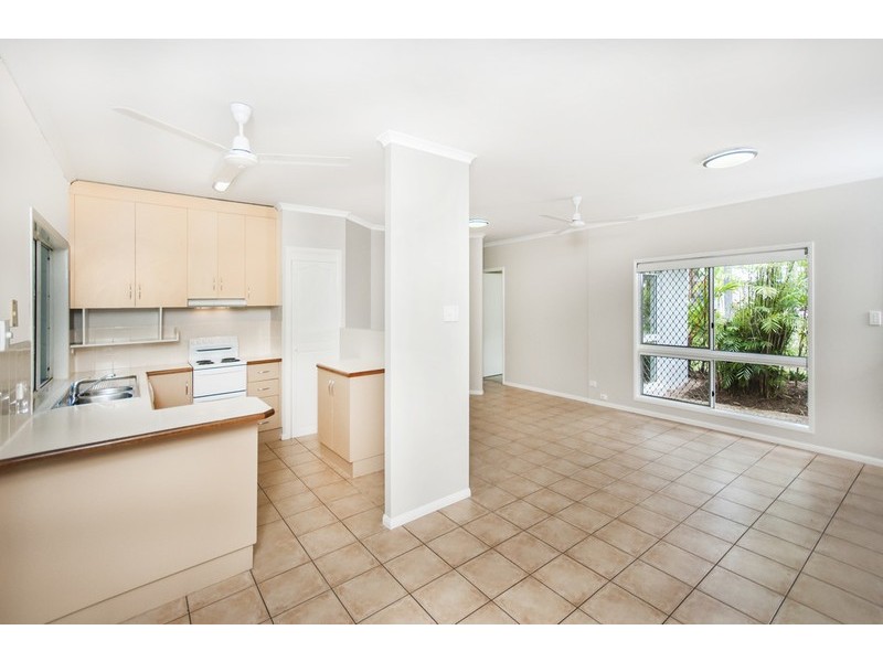 9 Elkhorn Close, Redlynch QLD 4870