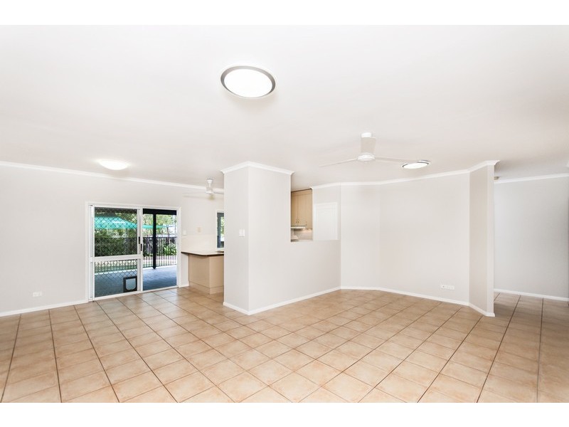 9 Elkhorn Close, Redlynch QLD 4870