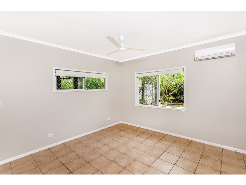 9 Elkhorn Close, Redlynch QLD 4870