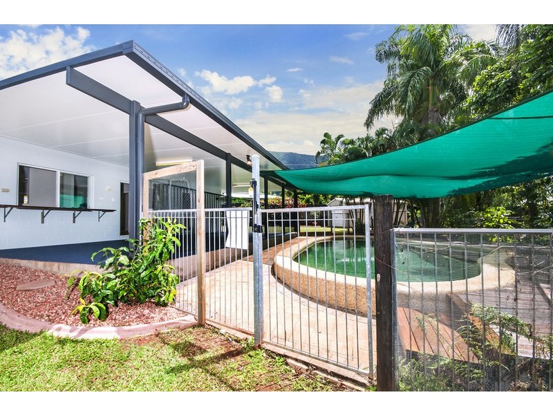 9 Elkhorn Close, Redlynch QLD 4870