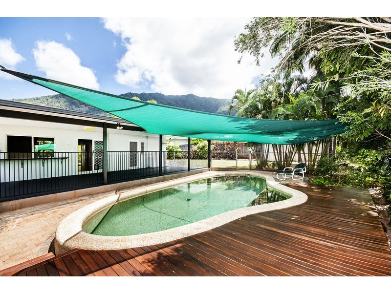9 Elkhorn Close, Redlynch QLD 4870