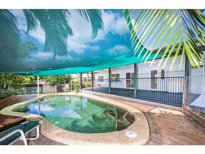 9 Elkhorn Close, Redlynch QLD 4870