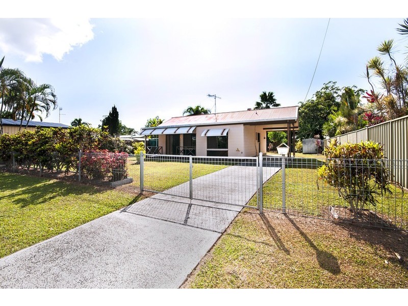 10 Nioka Place, Caravonica QLD 4878