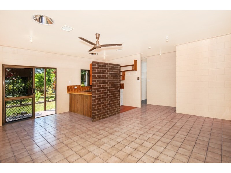 10 Nioka Place, Caravonica QLD 4878