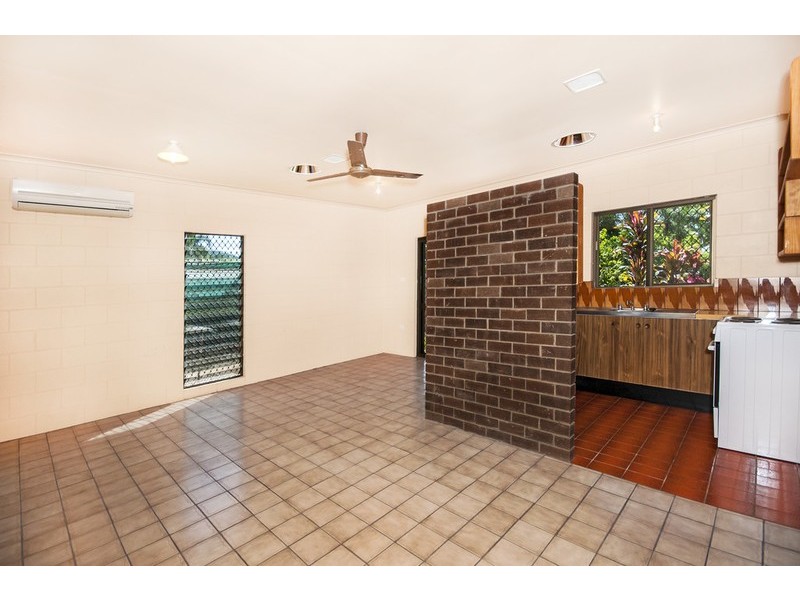 10 Nioka Place, Caravonica QLD 4878