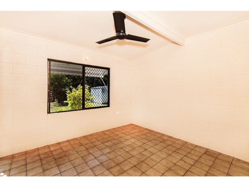 10 Nioka Place, Caravonica QLD 4878