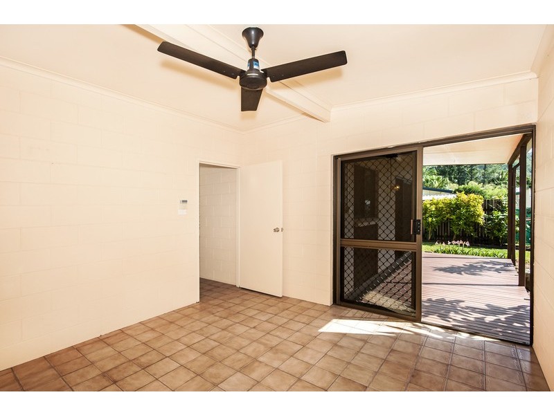 10 Nioka Place, Caravonica QLD 4878