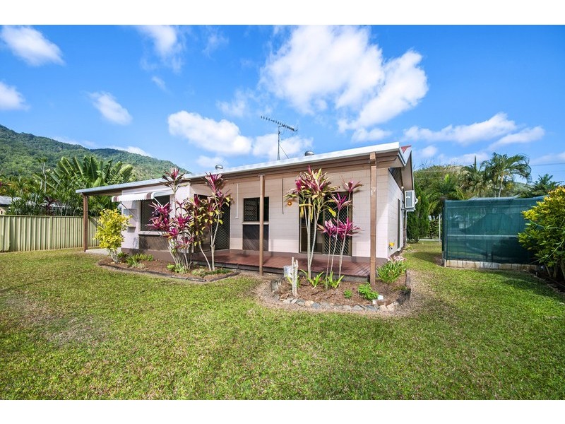 10 Nioka Place, Caravonica QLD 4878