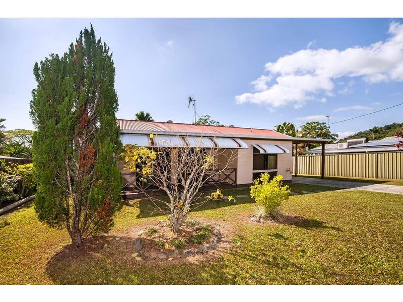 10 Nioka Place, Caravonica QLD 4878