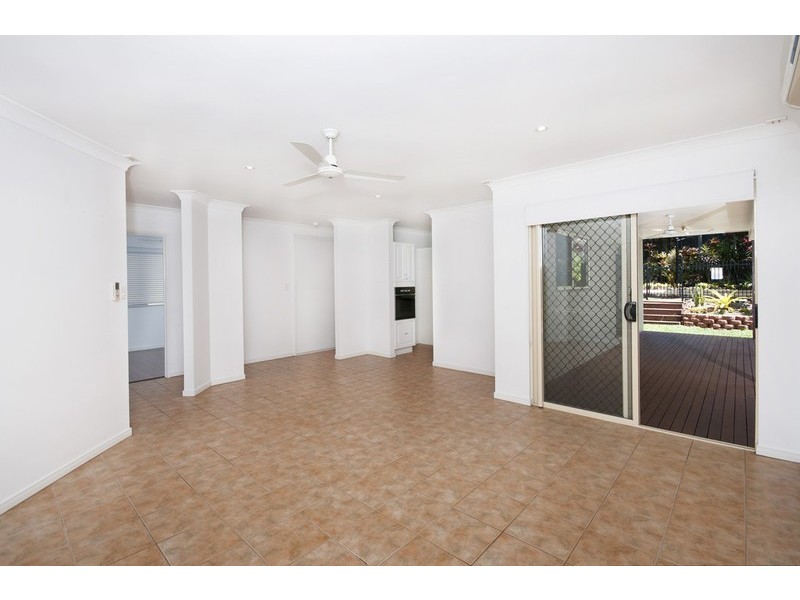 25 Pilosa Street, Redlynch QLD 4870