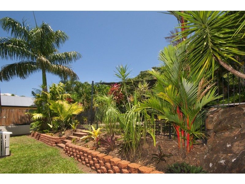 25 Pilosa Street, Redlynch QLD 4870