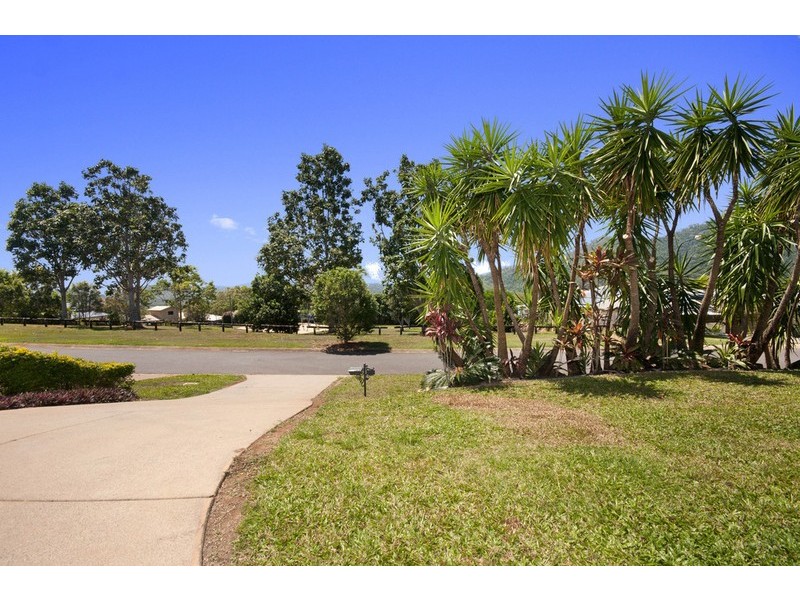25 Pilosa Street, Redlynch QLD 4870