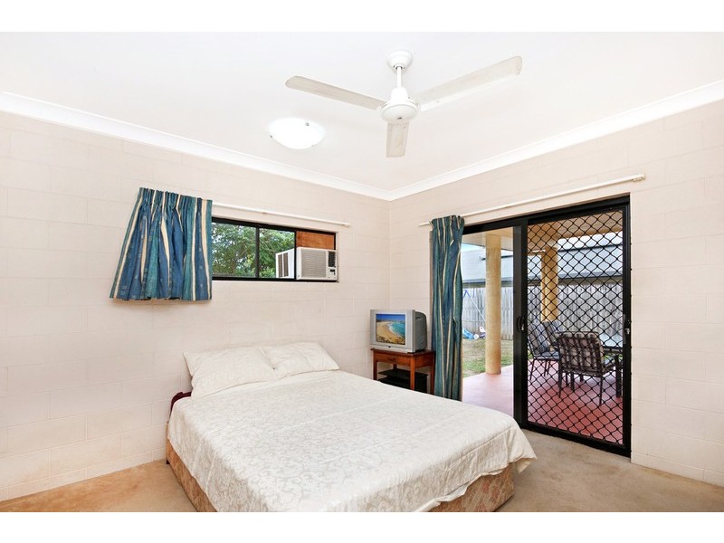 19 Tradewinds Close, Redlynch QLD 4870